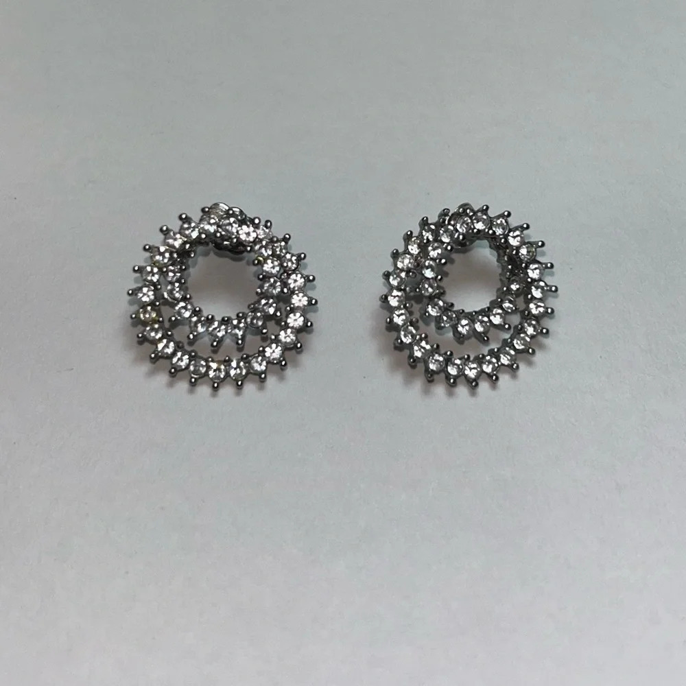 3/$20 Avon Silver Tone Rhinestone Crystal Diamond Double Circle Stud Earrings